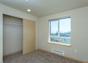 Thumbnail 13 of 22 - Bedroom