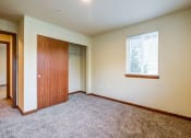 Thumbnail 15 of 22 - Bedroom