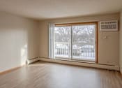 Thumbnail 20 of 33 - River Ridge Apartments Living room, Anoka, Minnesota