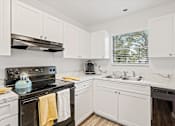 Thumbnail 6 of 17 - BC Tampa_Diamond Oak Villa_Tampa FL