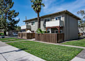 Thumbnail 9 of 11 - Green Outdoor Space at Park Place, Turlock, CA