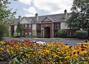 Thumbnail 10 of 26 - Flowers at The Resort At Lake Crossing Apartments, PRG Real Estate, Lexington, KY, 40515