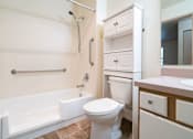 Thumbnail 35 of 40 - DiscoveryView_Photo_BathroomTub