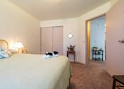 Thumbnail 34 of 40 - DiscoveryView_Photo_Bedroom