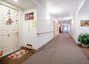 Thumbnail 17 of 40 - DiscoveryView_Photo_Hallway