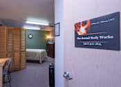 Thumbnail 18 of 40 - DiscoveryView_Photo_MassageRoom