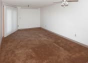 Thumbnail 13 of 17 - Empty room