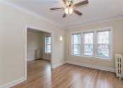 Thumbnail 9 of 22 - Ravenswood Chicago Apartment