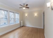 Thumbnail 12 of 22 - Ravenswood Chicago Apartment