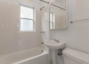Thumbnail 14 of 22 - Ravenswood Chicago Apartment