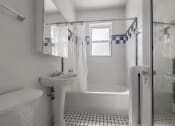 Thumbnail 22 of 24 - Green Manor - Bathroom