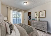 Thumbnail 5 of 32 - A bedroom at Hunters Hill, Dallas, TX