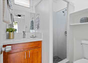 Thumbnail 19 of 19 - Kahakai Apartments bathroom