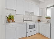 Thumbnail 3 of 19 - Kahakai Apartments Unit 20 kitchen