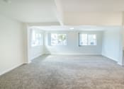 Thumbnail 27 of 39 - 2612 Kapiolani Living Room