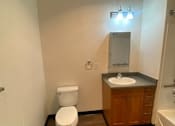 Thumbnail 13 of 18 - Miley Gardens bathroom