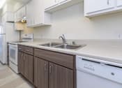 Thumbnail 20 of 25 - Pacific Pointe kitchen appliances