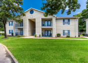 Thumbnail 2 of 20 - Exterior view at Arbor Park Apartments, Mississippi, 39209