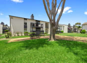 Thumbnail 29 of 34 - the preserve at ballantyne commons apartments courtyard with picnic table