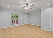 Thumbnail 18 of 28 - V6 bedroom