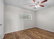 Thumbnail 24 of 28 - V7 bedroom