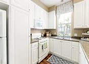 Thumbnail 14 of 22 - kitchen with window