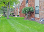 Thumbnail 27 of 27 - Landscaping at Columbus apartments