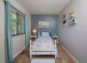 Thumbnail 4 of 14 - bedroom with Large Window