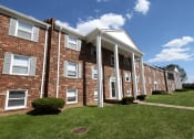 Thumbnail 1 of 16 - Williamsburg Way Apartments and Townhomes