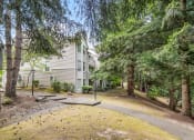 Thumbnail 16 of 20 - additional photo for property listing at chic digs with room to stretch out in the village 22 car