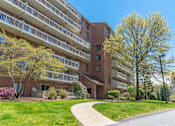 Thumbnail 16 of 28 - Kimball Court grounds