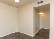 Thumbnail 15 of 17 - Dining room