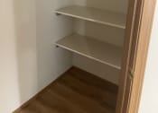 Thumbnail 4 of 24 - Kinwood 6802A