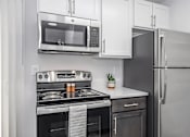 Thumbnail 14 of 80 - Stainless Steel Appliances at Ten31, Dayton, OH, 45458