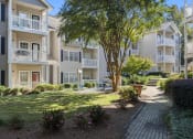 Thumbnail 23 of 31 - Courtyard area  at Park Summit Apartments in Decatur, GA 30033