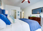 Thumbnail 7 of 21 - Gorgeous Bedroom at Metro 5514, Houston, 77021