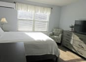 Thumbnail 22 of 28 - Guest Suite
