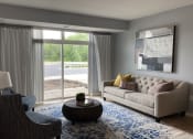 Thumbnail 22 of 24 - Livingroom area