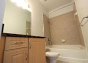 Thumbnail 26 of 29 - Bathroom with Tub
