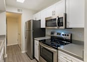 Thumbnail 6 of 35 - Kitchen at Southaven Pointe Apartments, Southaven, MS
