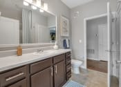 Thumbnail 29 of 34 - Bathroom