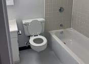 Thumbnail 10 of 15 - Luxurious Bathroom at Clinton Towers, New York