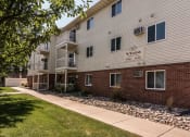 Thumbnail 1 of 10 - Grand Forks, ND Vista Apartments. Exterior