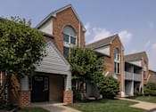 Thumbnail 3 of 31 - Building Exterior View at Pointe North Apartments, Pennsylvania