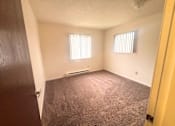 Thumbnail 4 of 9 - Lansing Apartments bedroom