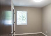 Thumbnail 5 of 18 - North Bay Apartments Fairfield IA