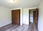 Thumbnail 34 of 54 - Classic Apartment Home  at Lincoln Square Apartments at 4055 Knoll Drive in Hamburg, NY