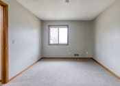 Thumbnail 17 of 25 - Bedroom