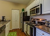 Thumbnail 14 of 48 - Fully Equipped Kitchen at Commons at Verandas in Tanasbourne Apartments, Hillsboro