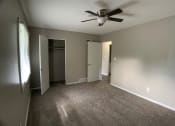 Thumbnail 12 of 14 - large bedroom with closet and ceiling fan